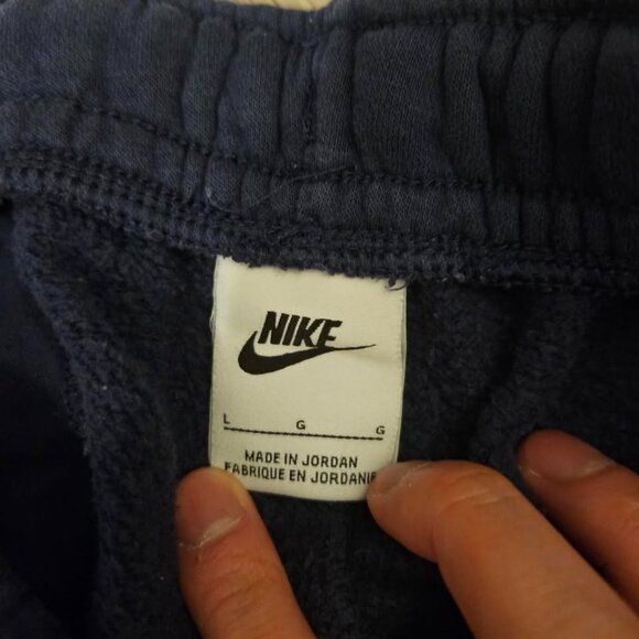 nike - Picture 2 of 3